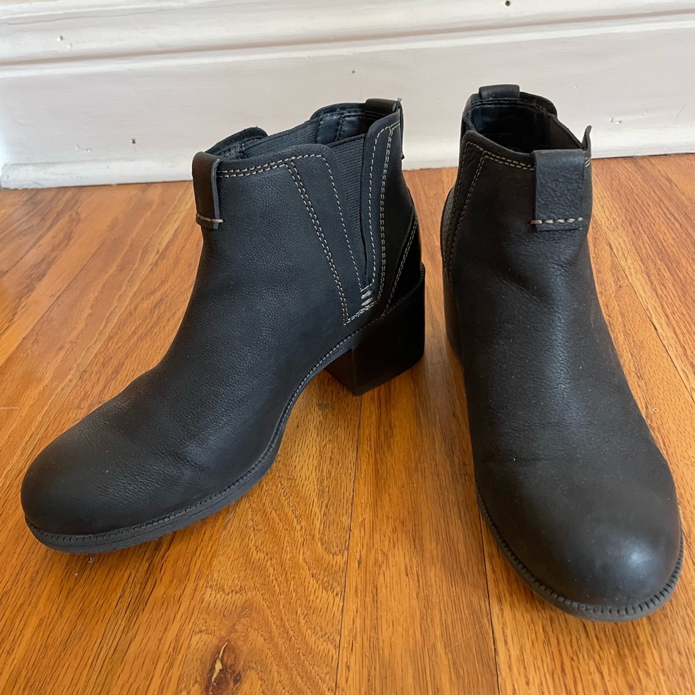 Black Clarks booties, size 6, used but great condition